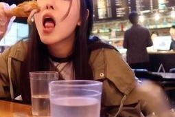 娱乐吃瓜酱跳舞视频